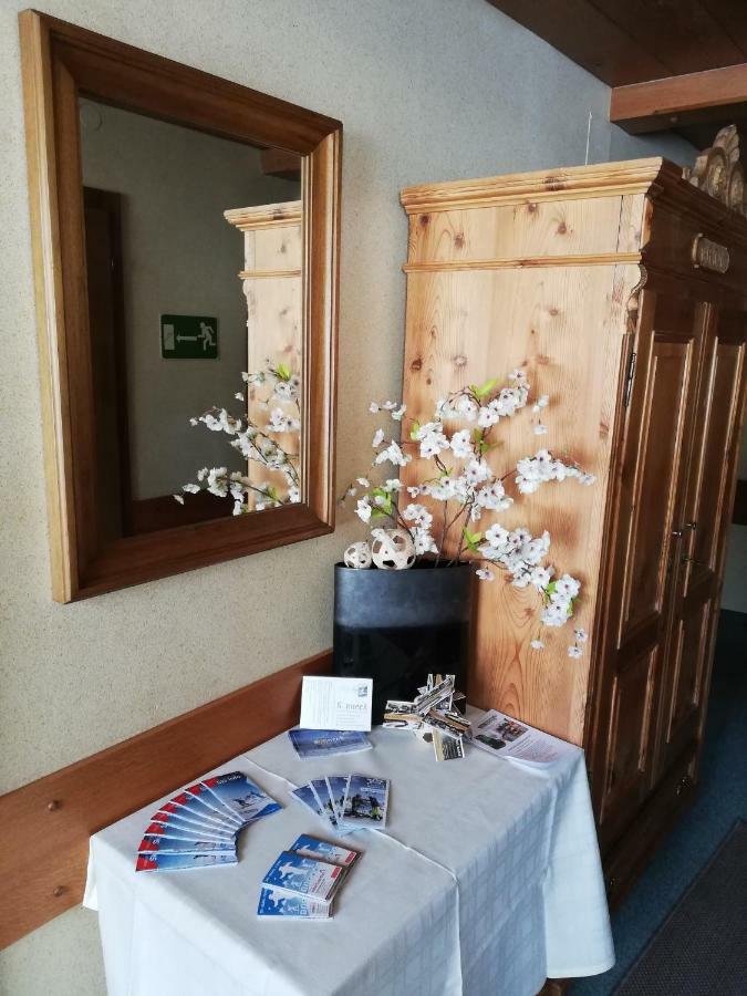 Sonneck Pension Пфарверфен Екстериор снимка